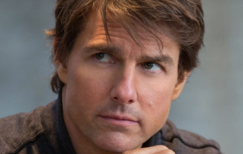 خاص| البحرية الأمريكية تمنح النجم توم كروز أعلى وسام مدني