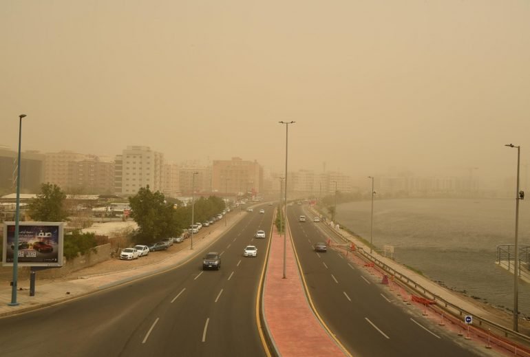 السعودية.. رياح مثيرة للأتربة والغبار على بعض المناطق السعودية.. رياح مثيرة للأتربة والغبار على بعض المناطق