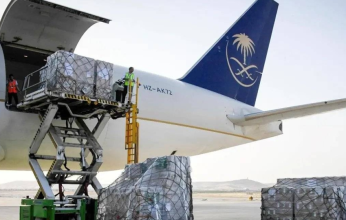 تحمل مواد طبية.. وصول الطائرة الإغاثية السعودية الـ17 إلى مطار غازي عنتاب التركية