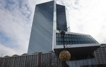 توقعات باتجاه المركزي الأوروبي لرفع الفائدة.. ما هي السيناريوهات؟