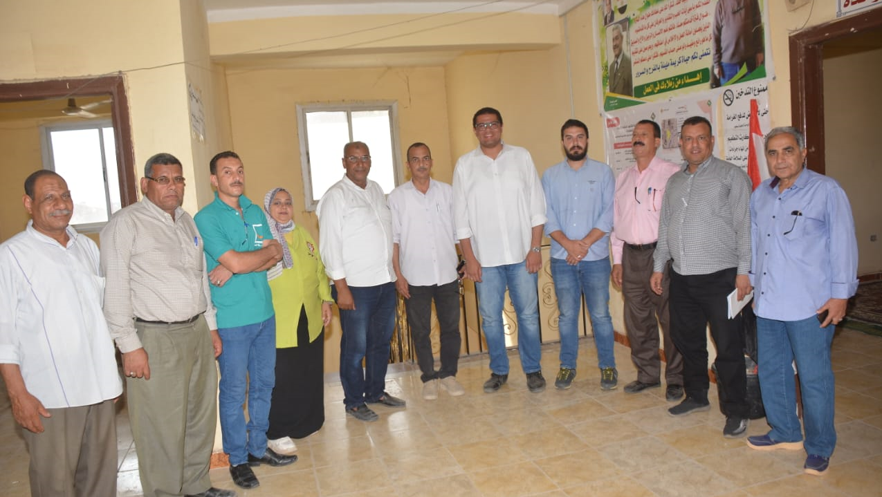 وفد وزارة التخطيط والتنمية الاقتصادية يزور محافظة الشرقية لمتابعة معايير مُبادرة "القرية الخضراء" وفد وزارة التخطيط والتنمية الاقتصادية يزور محافظة الشرقية لمتابعة معايير مُبادرة "القرية الخضراء"