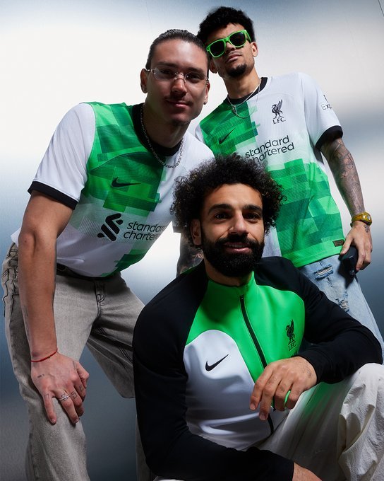 ليفربول يطل بالأخضر في الموسم المقبل ليفربول يطل بالأخضر في الموسم المقبل