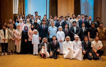 وزير خارجية الإمارات يلتقي طلبة الإمارات الدارسين في اليابان