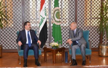 أبو الغيط في استقبال رئيس وزراء العراق: بغداد تقوم بدور مهم في المنطقة