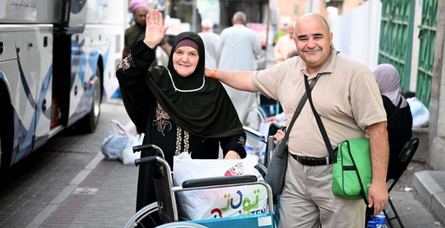 حجاج بيت الله الحرام يغادرون مكة بعد اتمام مناسك الحج حجاج بيت الله الحرام يغادرون مكة بعد اتمام مناسك الحج
