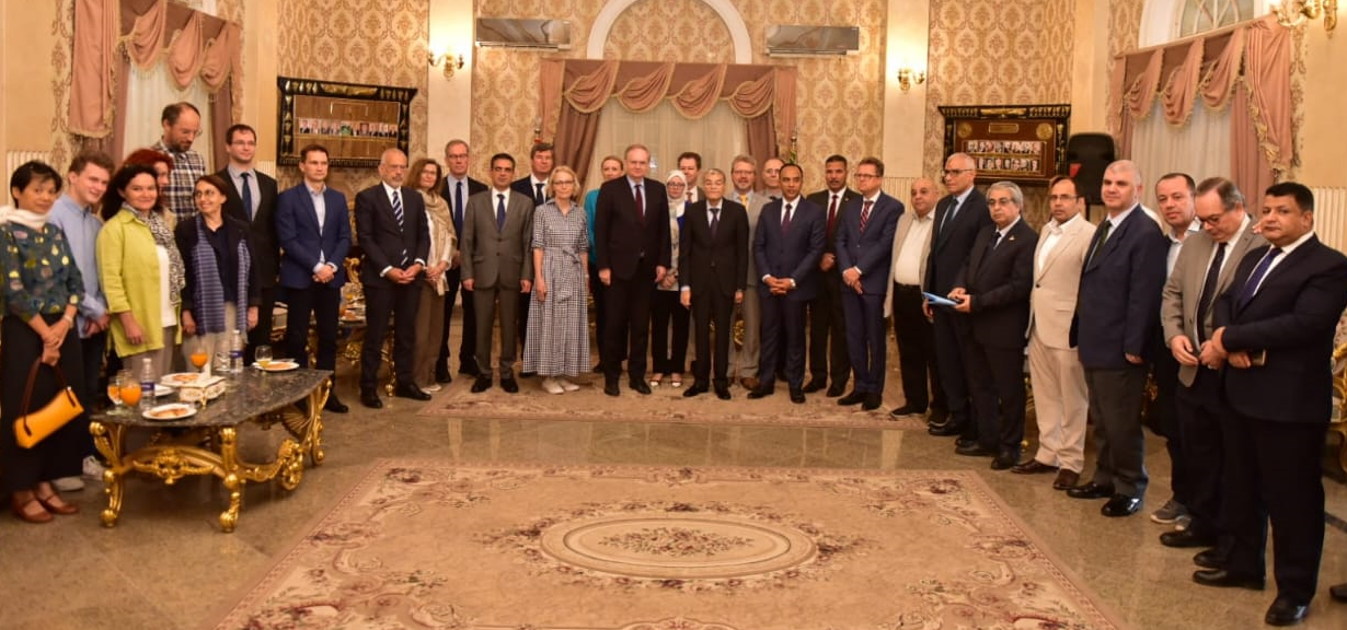 الاتحاد الأوروبي يشيد بمشروعات جهاز تنمية المشروعات المصري للحد من الهجرة غير الشرعية الاتحاد الأوروبي يشيد بمشروعات جهاز تنمية المشروعات المصري للحد من الهجرة غير الشرعية