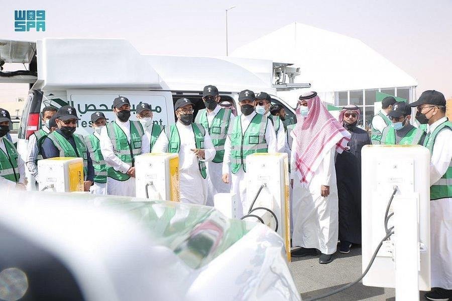 وزير النقل السعودي يُدشن حملة «طرق متميزة آمنة» وزير النقل السعودي يُدشن حملة «طرق متميزة آمنة»