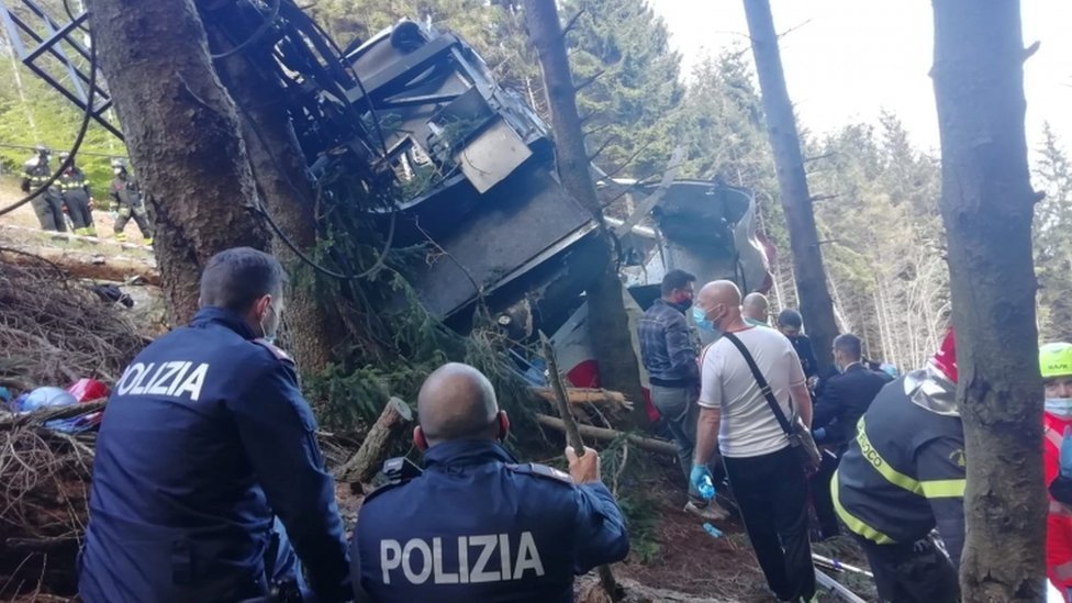 مقتل شخص وإصابة 14 آخرين إثر حادث تصادم في إيطاليا مقتل شخص وإصابة 14 آخرين إثر حادث تصادم في إيطاليا