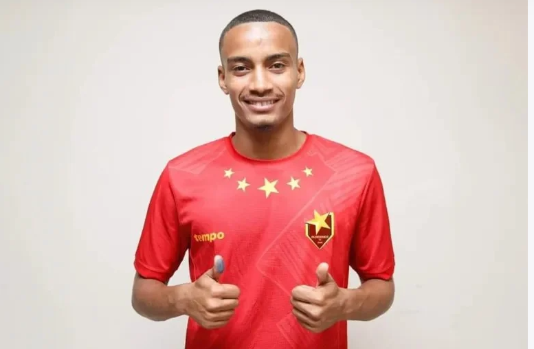 تفاصيل صادمة بشأن مقتل لاعب نادي المريخ السوداني بطلق ناري تفاصيل صادمة بشأن مقتل لاعب نادي المريخ السوداني بطلق ناري