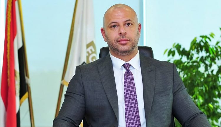رئيس البورصة المصرية: ندرس مع الرقابة المالية إصدار رخصة لمديري علاقات المستثمرين رئيس البورصة المصرية: ندرس مع الرقابة المالية إصدار رخصة لمديري علاقات المستثمرين