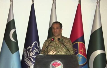 الجيش الباكستاني يعزل عددا من المسؤولين