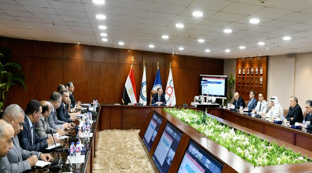 الملا بتابع توافر أرصدة المنتجات البترولية في مستودعات شحن الوقود و محطات التوزيع الملا بتابع توافر أرصدة المنتجات البترولية في مستودعات شحن الوقود و محطات التوزيع