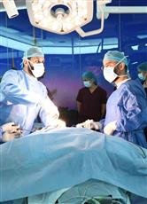 الكويت.. ورشة عمل جراحية لإصلاح فتوق جدار البطن المعقدة عن طريق المنظار الجراحي الكويت.. ورشة عمل جراحية لإصلاح فتوق جدار البطن المعقدة عن طريق المنظار الجراحي