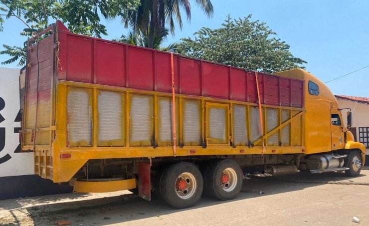 العثور على 129 مهاجرًا في شاحنة بالمكسيك العثور على 129 مهاجرًا في شاحنة بالمكسيك