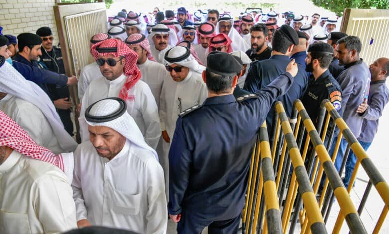 استنفار أمني مكثف بالكويت لتنظيم إنتخابات “أمة 2023” استنفار أمني مكثف بالكويت لتنظيم إنتخابات “أمة 2023”