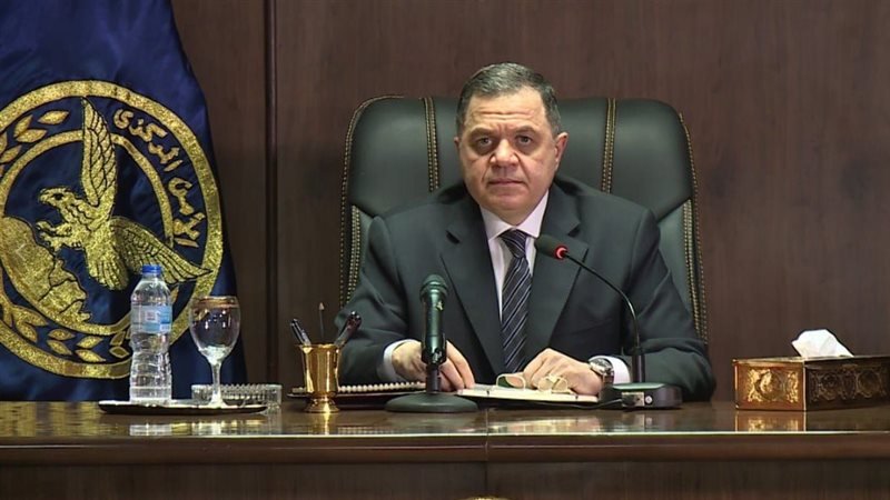 السلطات المصرية تقرر رفع قيمة رسوم تأشيرة دخول البلاد لـ700 دولار السلطات المصرية تقرر رفع قيمة رسوم تأشيرة دخول البلاد لـ700 دولار