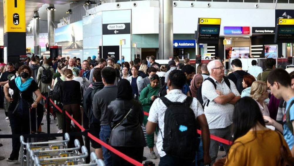إلغاء إضراب بمطار هيثرو بعد الاتفاق مع عمال الأمن إلغاء إضراب بمطار هيثرو بعد الاتفاق مع عمال الأمن