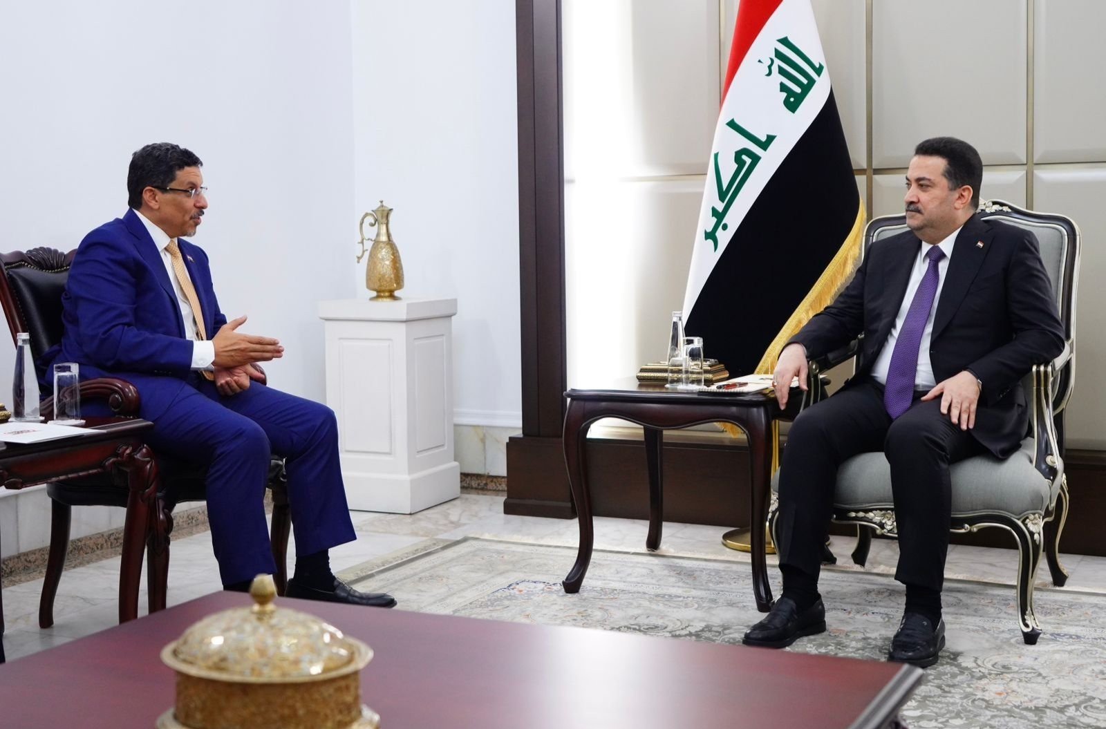 العراق واليمن تبحثان سبل تعزيز العلاقات الثنائية بين البلدين العراق واليمن تبحثان سبل تعزيز العلاقات الثنائية بين البلدين