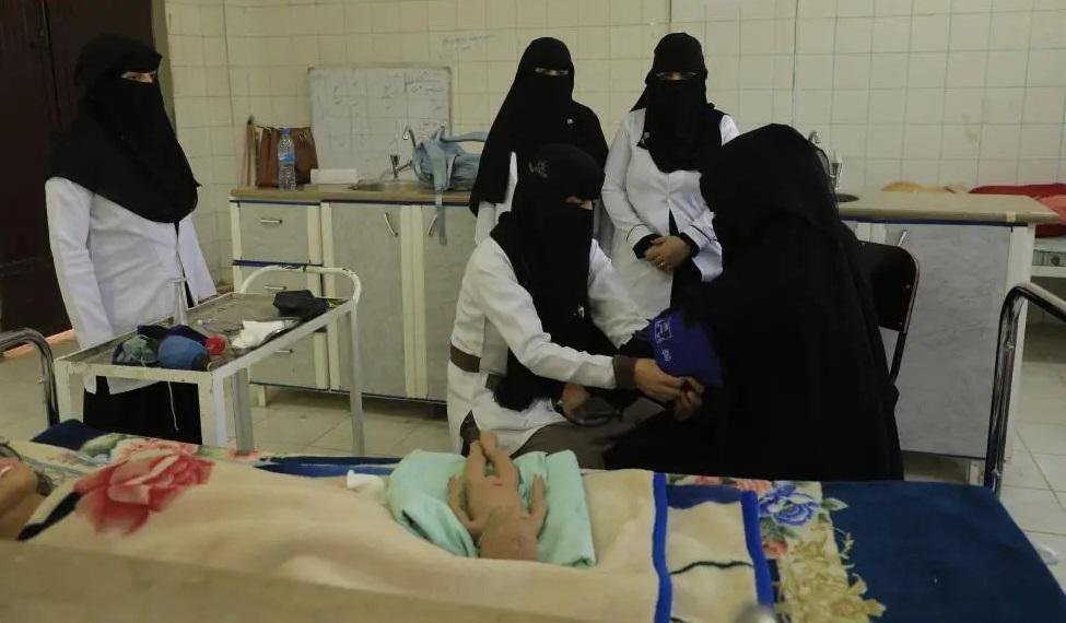 مركز الملك سلمان للإغاثة يدرب 20 قابلة في اليمن بالتعاون مع منظمة اليونيسيف مركز الملك سلمان للإغاثة يدرب 20 قابلة في اليمن بالتعاون مع منظمة اليونيسيف
