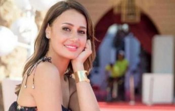 بالفيديو.. الفنانة حلا شيحة تستمتع بإجازتها في مدينة العلمين