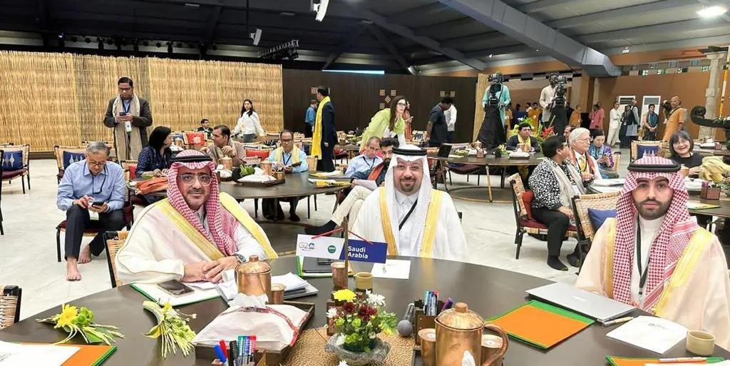 وزير الداخلية السعودي يستعرض جهود المملكة الإغاثية والإنسانية بمناطق الأزمات والنزاعات في مؤتمر التنمية والهجرة بإيطاليا وزير الداخلية السعودي يستعرض جهود المملكة الإغاثية والإنسانية بمناطق الأزمات والنزاعات في مؤتمر التنمية والهجرة بإيطاليا