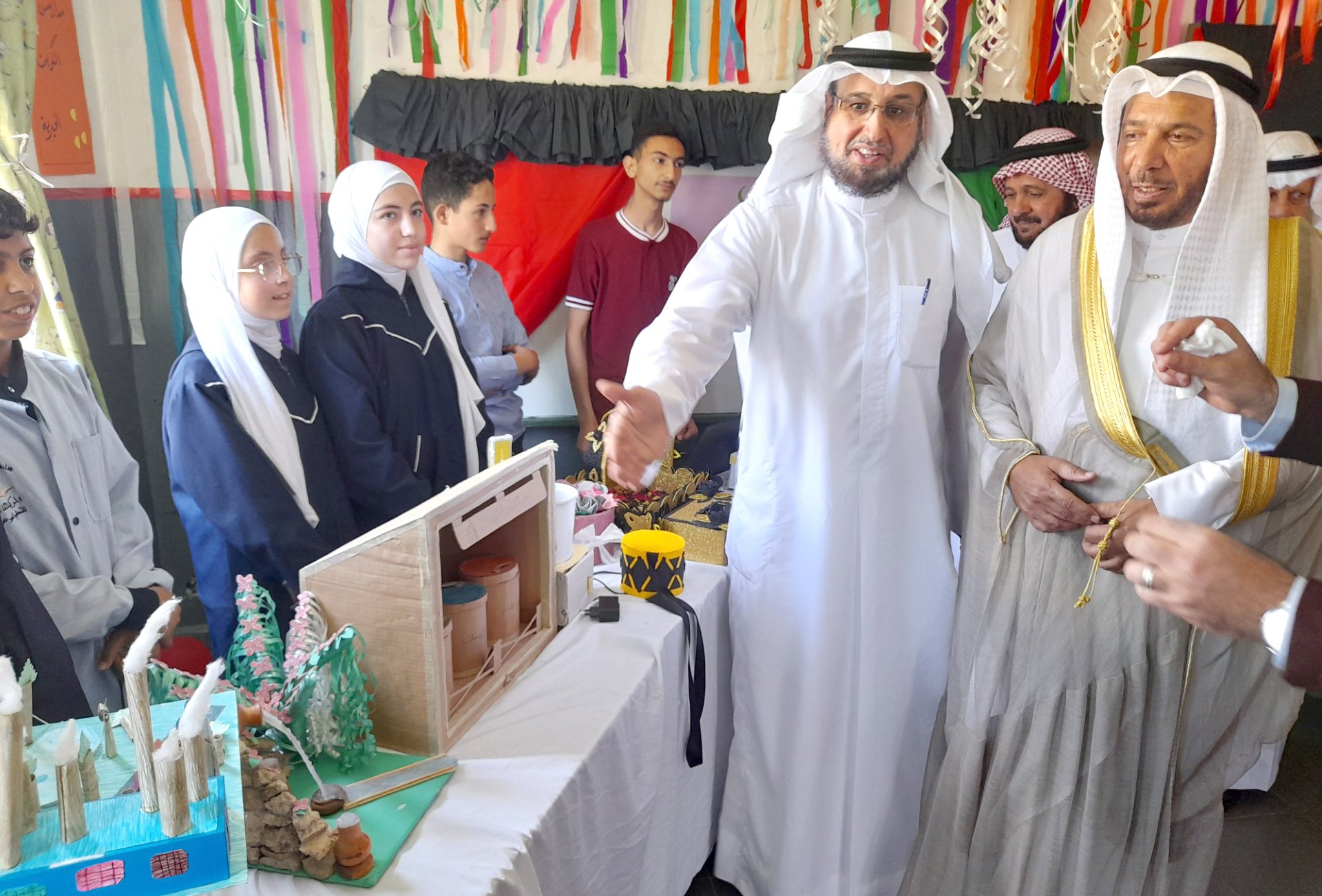 مدارس الكويت الخيرية بلبنان.. .منارات تربوية للطلبة من اللاجئين السوريين مدارس الكويت الخيرية بلبنان.. .منارات تربوية للطلبة من اللاجئين السوريين