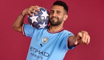 أهلي جدة السعودي يعلن التعاقد رسميا مع رياض محرز