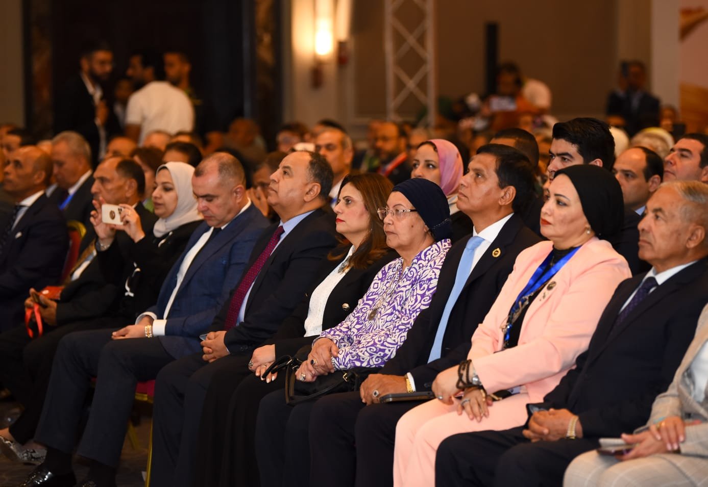 مؤتمر المصريين بالخارج يفتح النقاش حول الاقتصاد المصري والاستثمار ومبادرة الإعفاء الجمركي للسيارات مؤتمر المصريين بالخارج يفتح النقاش حول الاقتصاد المصري والاستثمار ومبادرة الإعفاء الجمركي للسيارات