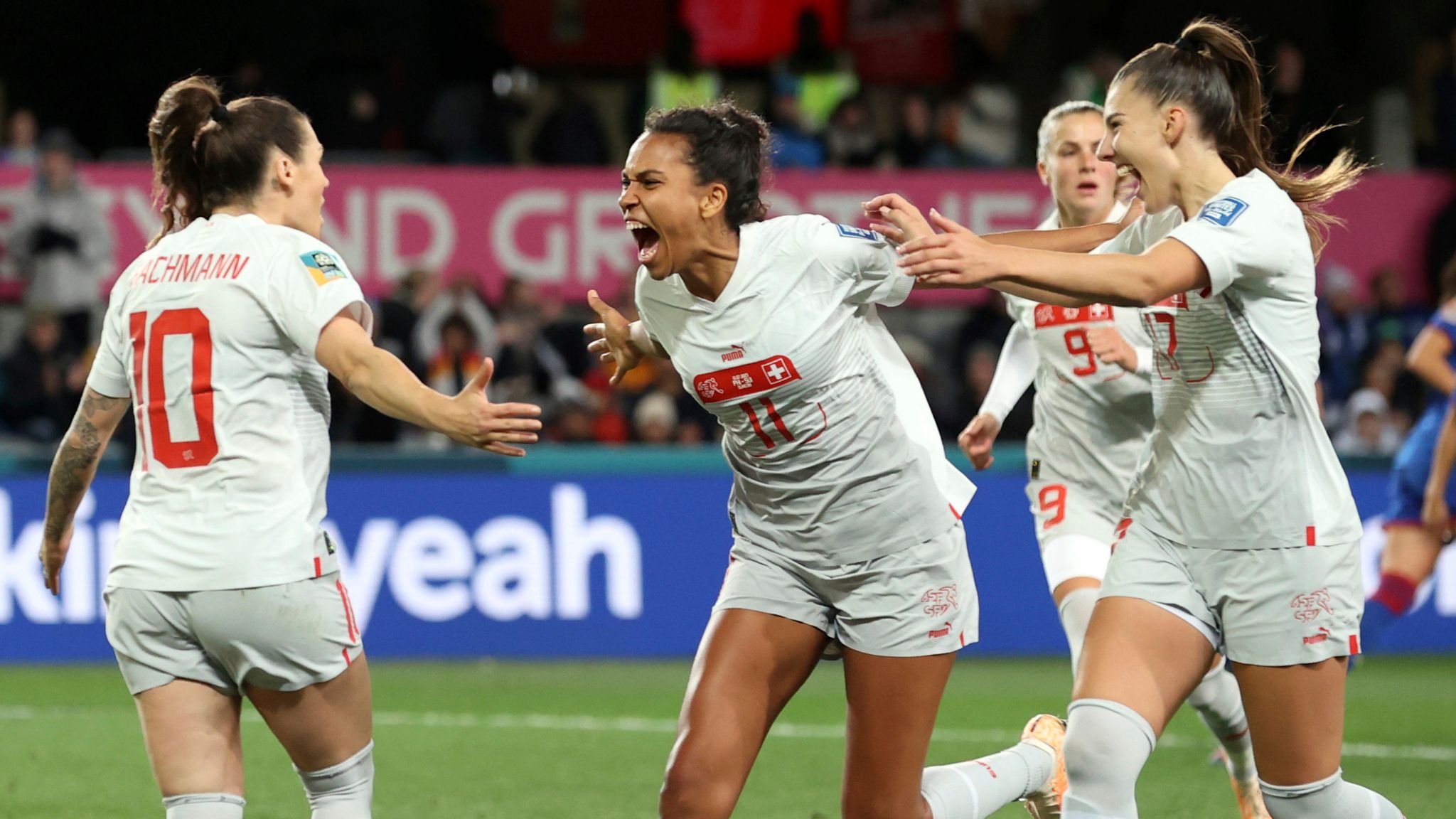 سويسرا تهزم الفلبين في كاس العالم للسيدات سويسرا تهزم الفلبين في كاس العالم للسيدات