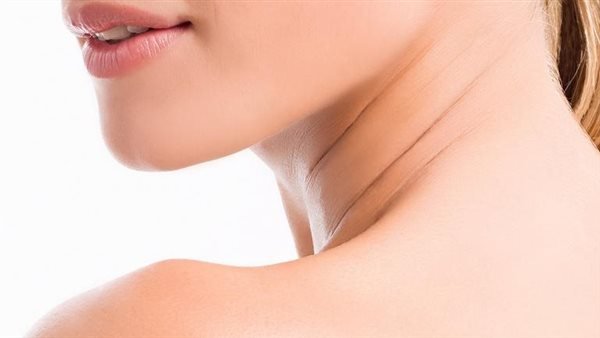 كيف يمكن التخلص من تجاعيد الرقبة؟.. طرق سهلة كيف يمكن التخلص من تجاعيد الرقبة؟.. طرق سهلة