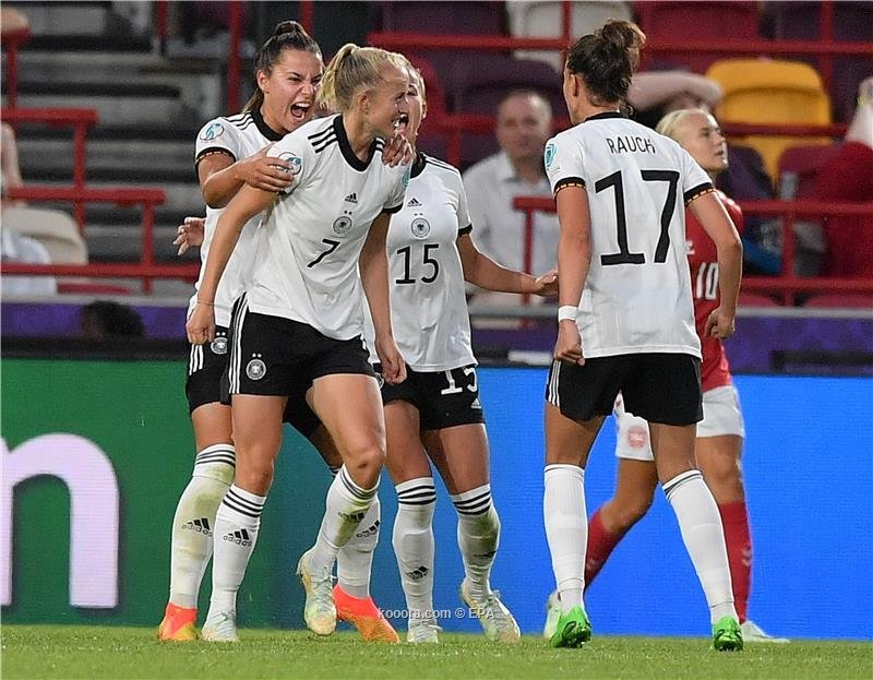 ألمانيا تسحق المغرب بسداسية نظيفة في كأس العالم للسيدات ألمانيا تسحق المغرب بسداسية نظيفة في كأس العالم للسيدات