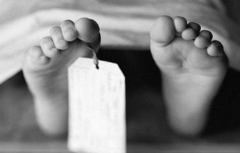 عراقي يقتل طفلته بعد تهشيم جمجمتها وتكسير أضلعها.. فما القصة والتفاصيل؟