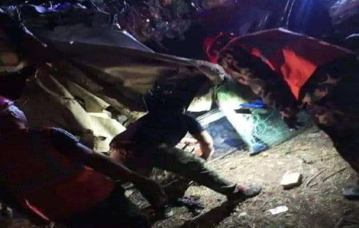 16 قتيلا بينهم أطفال ونساء بحادث سير في سوريا 16 قتيلا بينهم أطفال ونساء بحادث سير في سوريا