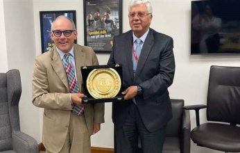وزير التعليم العالي يلتقي نظيره البريطاني لبحث سُبل التعاون المُشترك بين البلدين