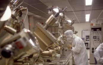 عامل تنظيف يدمر نتائج 25 عاما من البحث العلمي.. فما القصة؟