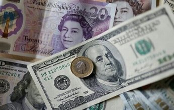 تقارير.. الدولار الأمريكي يعمق خسائره والإسترليني عند أعلى مستوى في 15 شهرا