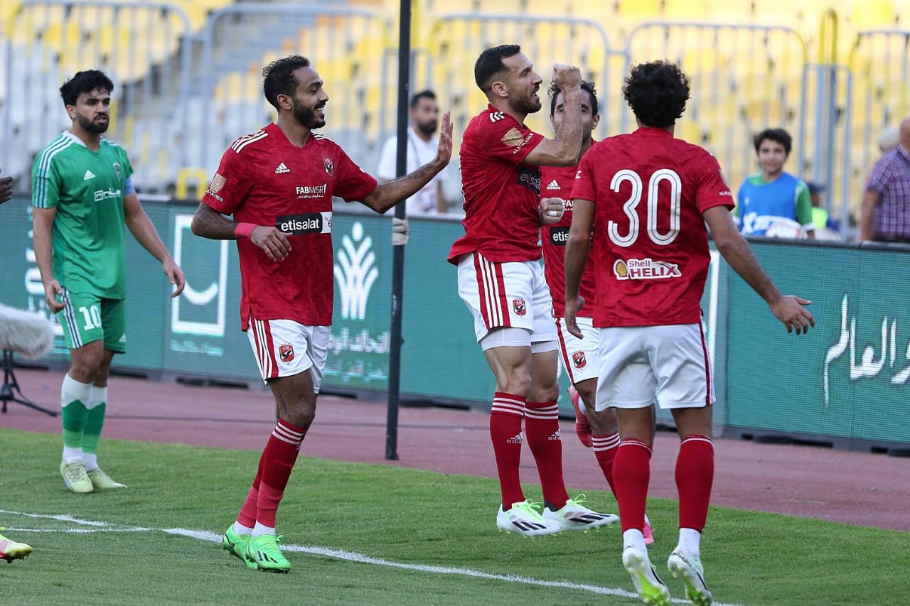 الأهلي المصري يفوز على الاتحاد بثنائية نظيفة ويقترب من حسم لقب الدوري الأهلي المصري يفوز على الاتحاد بثنائية نظيفة ويقترب من حسم لقب الدوري