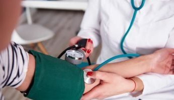 هل يسبب الإجهاد ارتفاع ضغط الدم؟.. دراسة تجيب