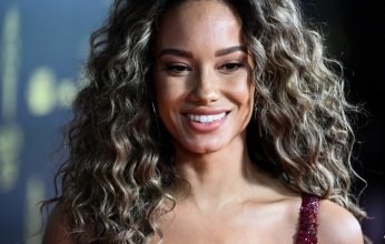 شريكة كريم بنزيما تكشف سبب اعتناقها الإسلام