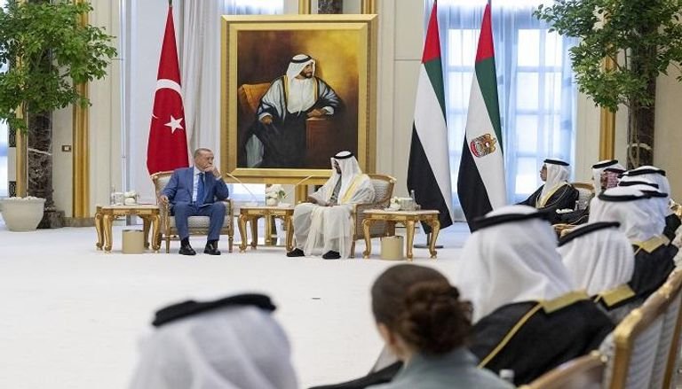 الإمارات وتركيا توقعان اتفاقات ومذكرات تفاهم بقيمة 50.7 مليار دولار الإمارات وتركيا توقعان اتفاقات ومذكرات تفاهم بقيمة 50.7 مليار دولار