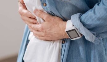 نصائح طبية هامة لعلاج الإمساك.. تعرف عليها
