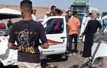 حادث سير مروّع في مصر يودي بحياة 3 أشخاص ويخلف 42 مصابًا