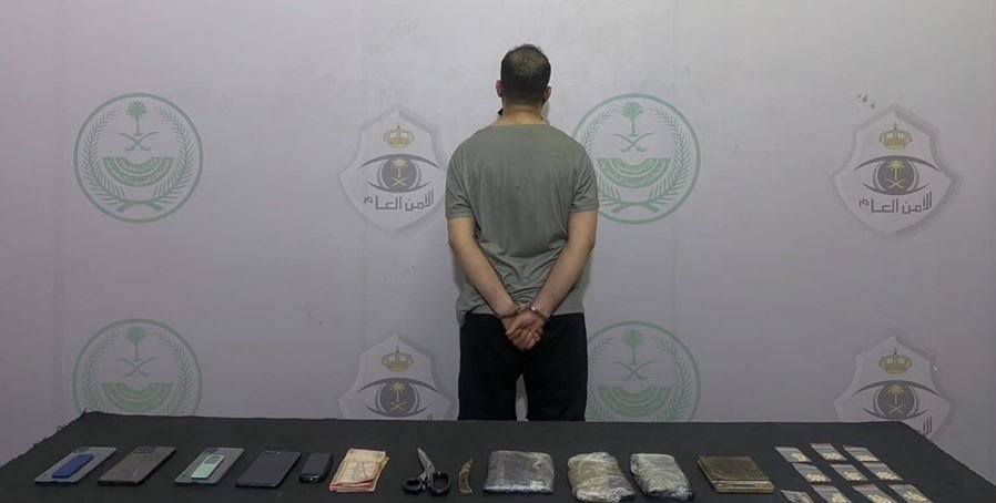 القبض على شخص لترويجه المواد المخدرة بجدة القبض على شخص لترويجه المواد المخدرة بجدة