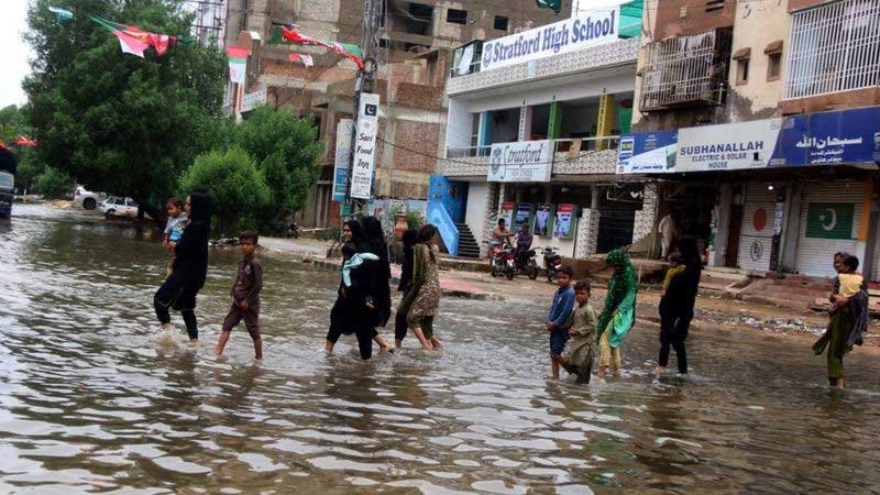 100 قتيل جراء الأمطار والفيضانات في باكستان 100 قتيل جراء الأمطار والفيضانات في باكستان