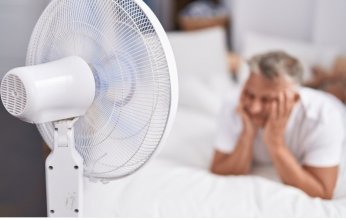 4 مشكلات صحية تسببها المرواح الكهربائية ليلًا.. تعرف عليهم