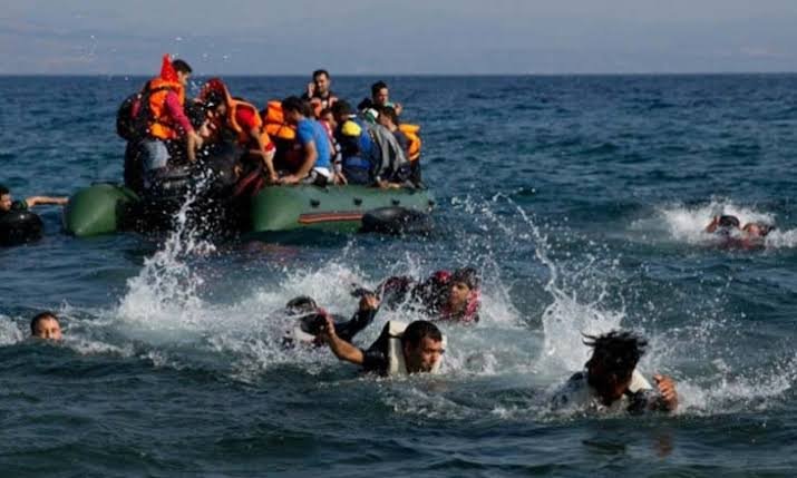 15 قتيلا و 19 مفقودا بعد غرق عبارة في إندونيسيا 15 قتيلا و 19 مفقودا بعد غرق عبارة في إندونيسيا