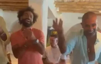 رقصة محمد صلاح وأحمد سعد تشعل مواقع التواصل الإجتماعي