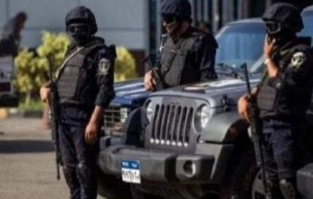 مصرية تلقي طفلتها من الطابق الثاني.. فما القصة والتفاصيل؟