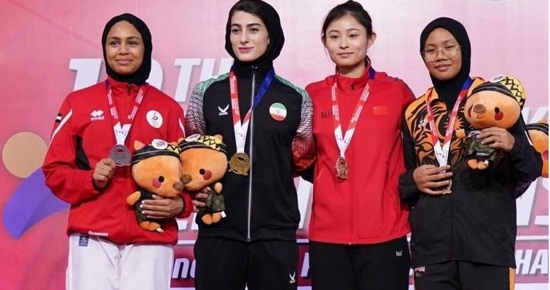 الإماراتية سارة العامري تحرز الميدالية الفضية في بطولة آسيا للكاراتيه الإماراتية سارة العامري تحرز الميدالية الفضية في بطولة آسيا للكاراتيه