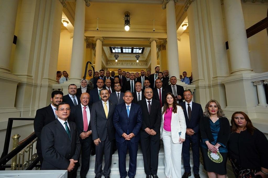 البنك الأهلي المصري يفتتح فرع طوسون أحد فروعه التراثية بعد التطوير البنك الأهلي المصري يفتتح فرع طوسون أحد فروعه التراثية بعد التطوير